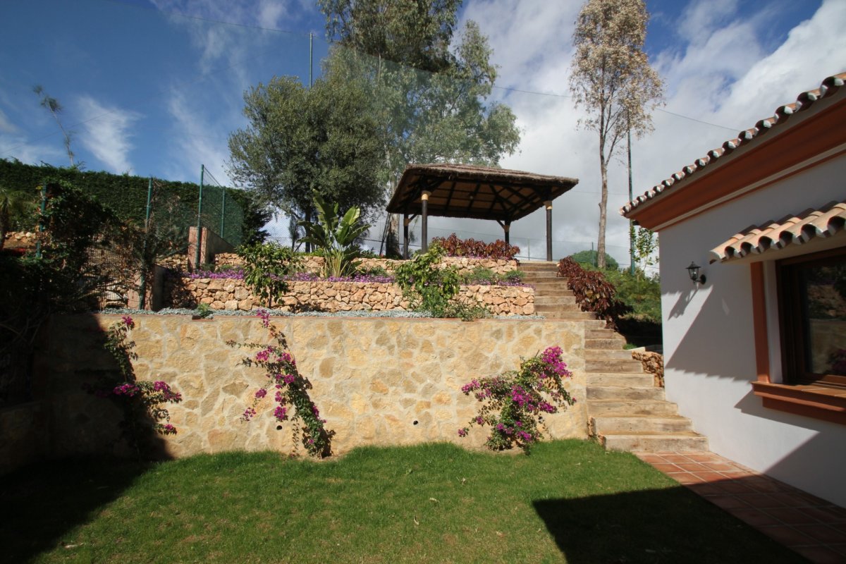 ¡¡CHALET A ESTRENAR EN LA CALA GOLF!!